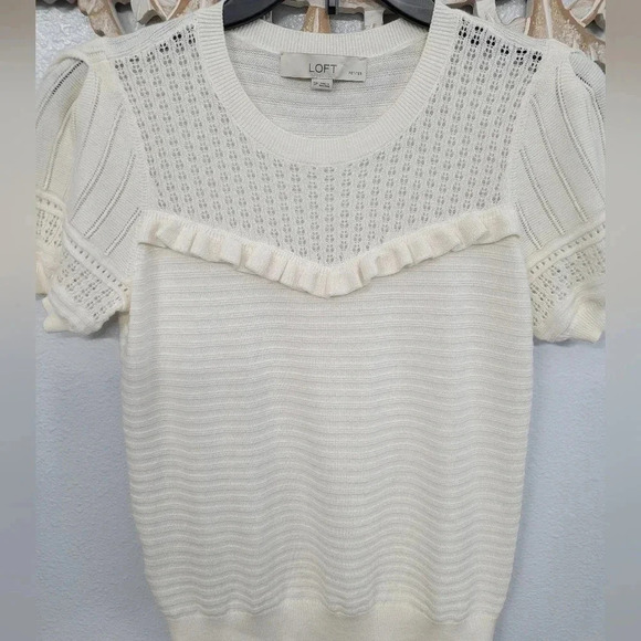 Loft Maternity Ruffle Puff Sleeve Petite Small Sweater Tee - Picture 3 of 9